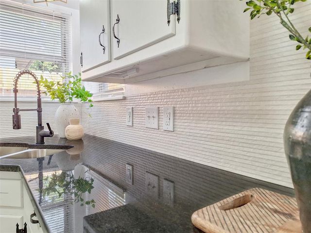 2328 Knox Drive, Del City, OK 73115