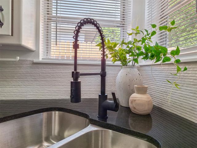 2328 Knox Drive, Del City, OK 73115