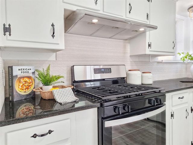 2328 Knox Drive, Del City, OK 73115