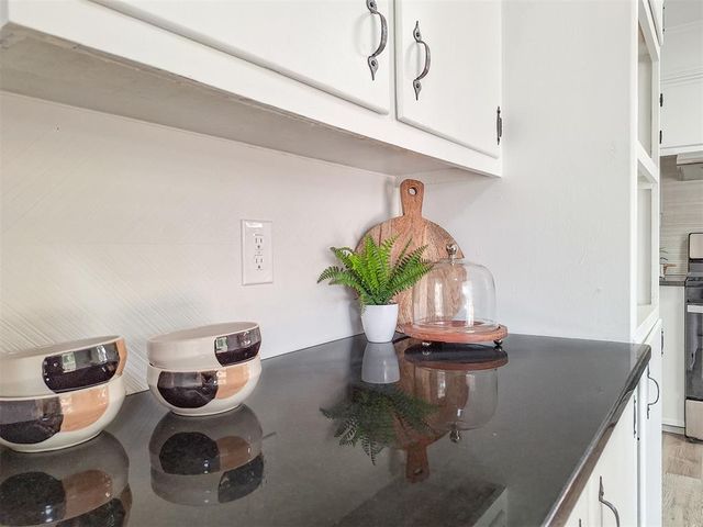 2328 Knox Drive, Del City, OK 73115