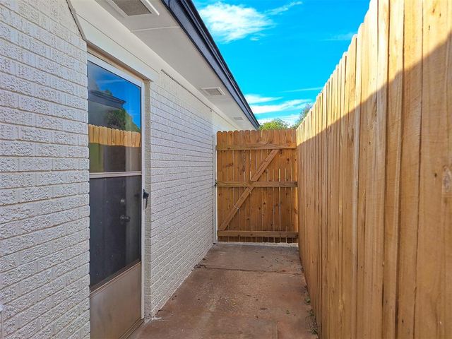 2328 Knox Drive, Del City, OK 73115