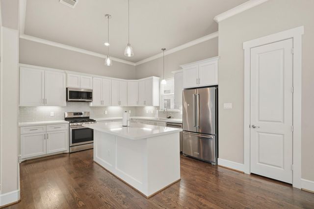 882 Wakefield Drive C, Houston, TX 77018