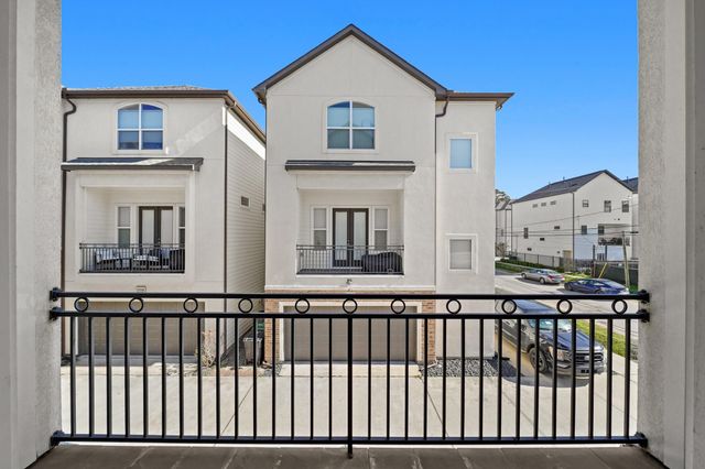 882 Wakefield Drive C, Houston, TX 77018