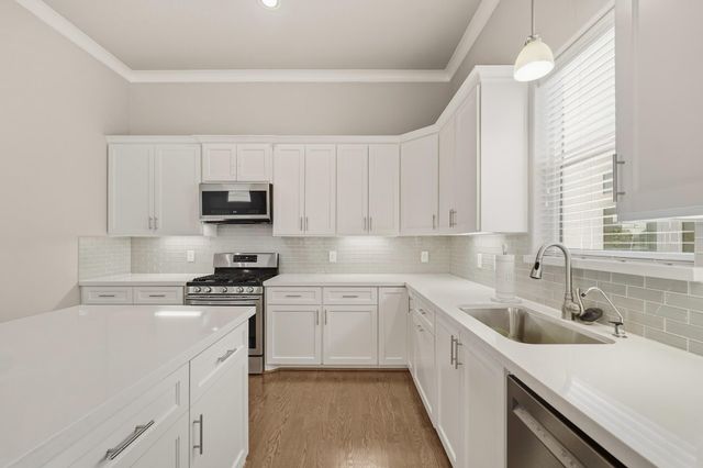 882 Wakefield Drive C, Houston, TX 77018