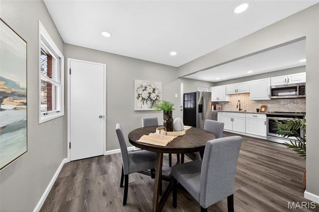 12 Thackery Court, Florissant, MO 63031