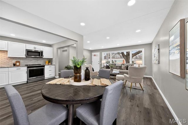 12 Thackery Court, Florissant, MO 63031