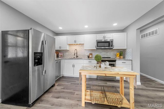 12 Thackery Court, Florissant, MO 63031