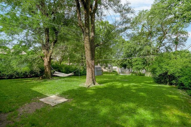 9016 Main Street, Kansas City, MO 64114