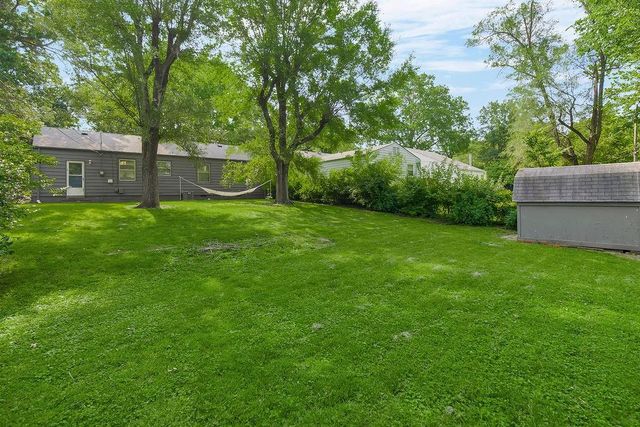 9016 Main Street, Kansas City, MO 64114