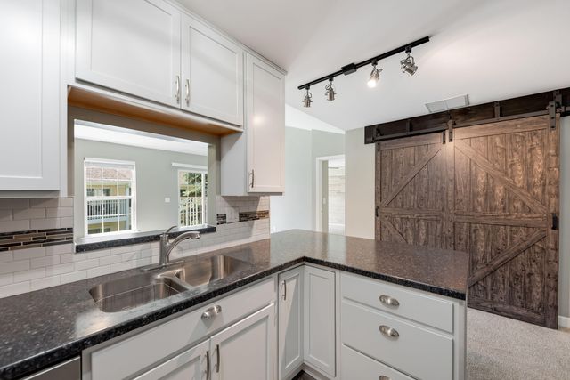663 Forest Glen Drive, Valparaiso, IN 46385