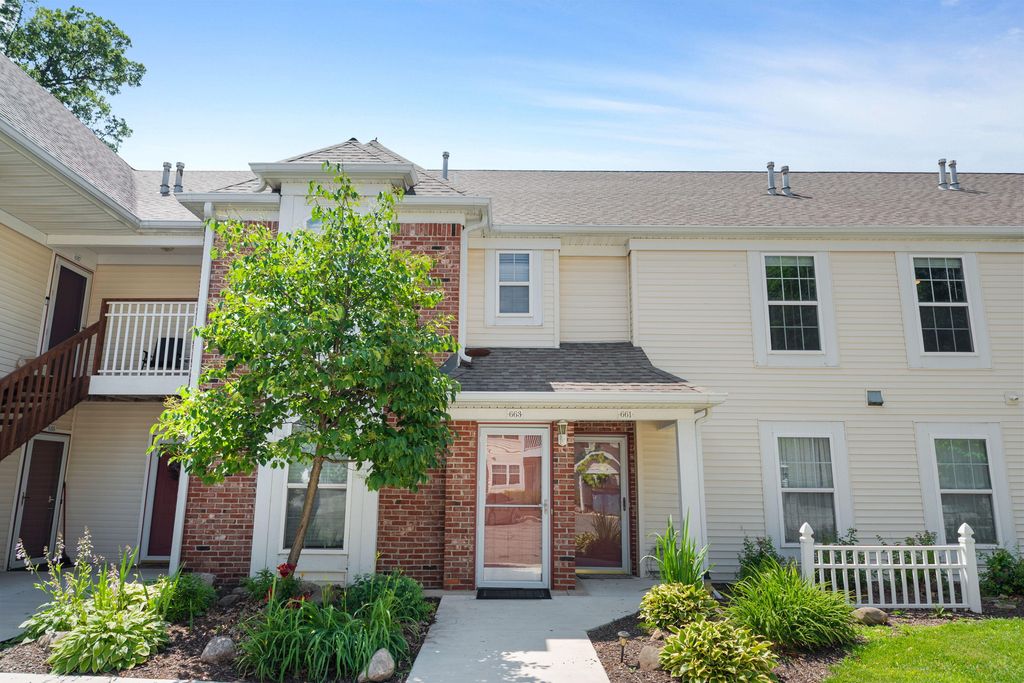 663 Forest Glen Drive, Valparaiso, IN 46385