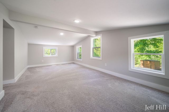 3637 Colonial Avenue Ne, Grand Rapids Twp, MI 49525