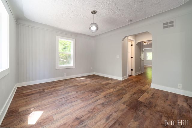 3637 Colonial Avenue Ne, Grand Rapids Twp, MI 49525
