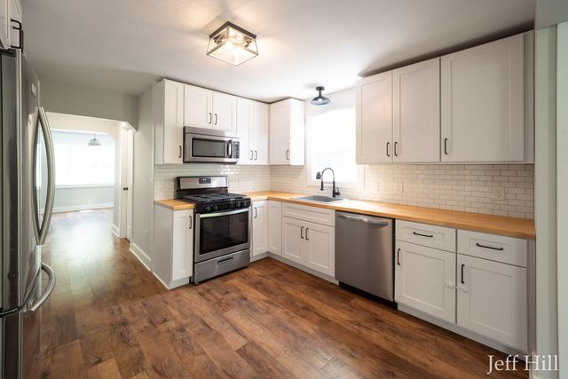 3637 Colonial Avenue Ne, Grand Rapids Twp, MI 49525
