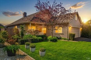 864 Bob Crosby Way, Windsor, CA 95492