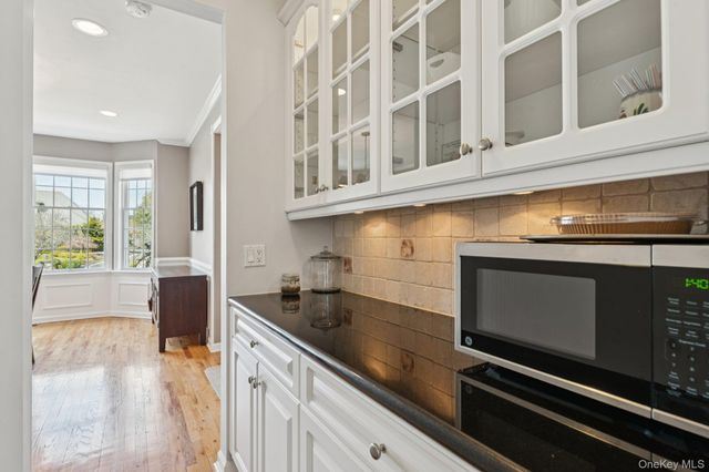 4 Mimosa Street, Miller Place, NY 11764