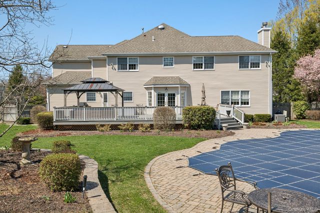 4 Mimosa Street, Miller Place, NY 11764