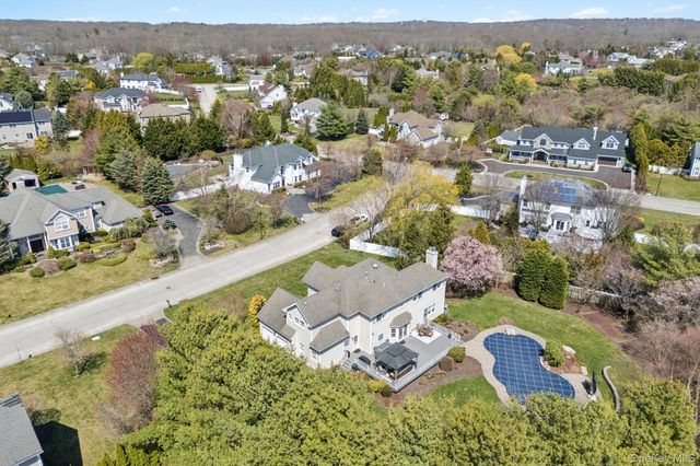 4 Mimosa Street, Miller Place, NY 11764