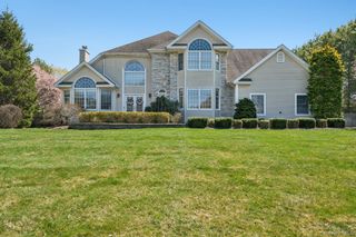 4 Mimosa Street, Miller Place, NY 11764