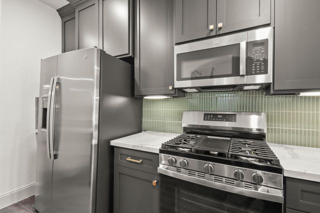 71 Black Swan Place, Magnolia, TX 77354