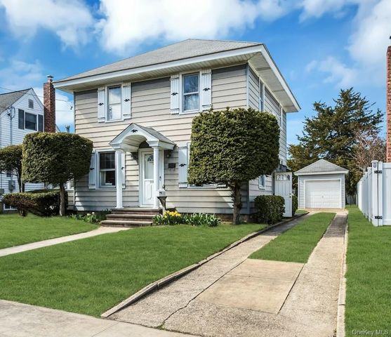 126 Stuyvesant Avenue, Merrick, NY 11566