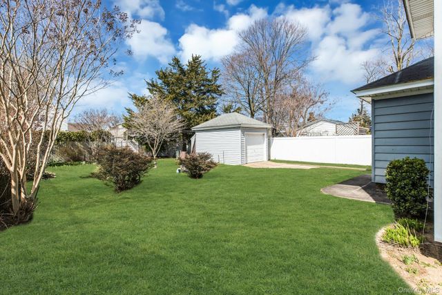 126 Stuyvesant Avenue, Merrick, NY 11566