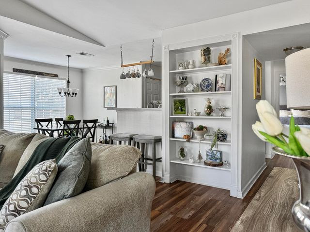 700 Daniel Ellis Drive 11301, Charleston, SC 29412