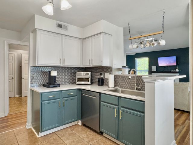 700 Daniel Ellis Drive 11301, Charleston, SC 29412