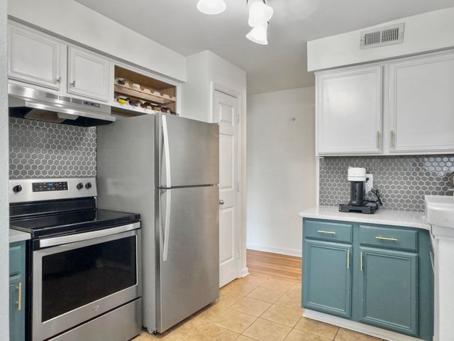 700 Daniel Ellis Drive 11301, Charleston, SC 29412