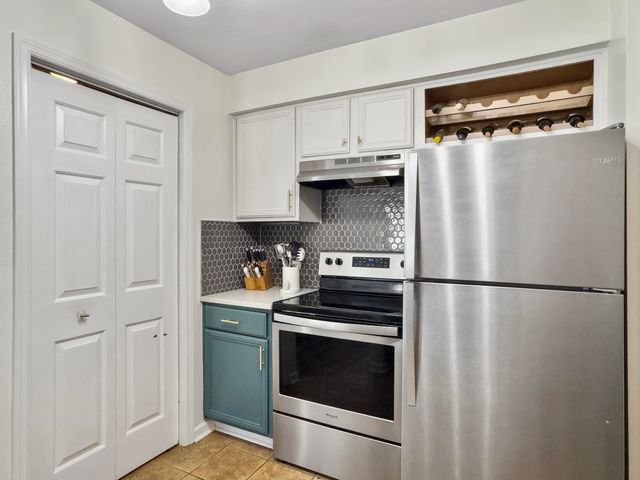 700 Daniel Ellis Drive 11301, Charleston, SC 29412