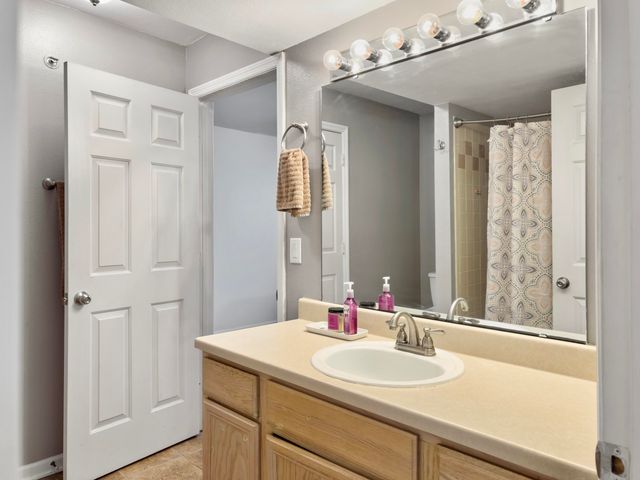 700 Daniel Ellis Drive 11301, Charleston, SC 29412