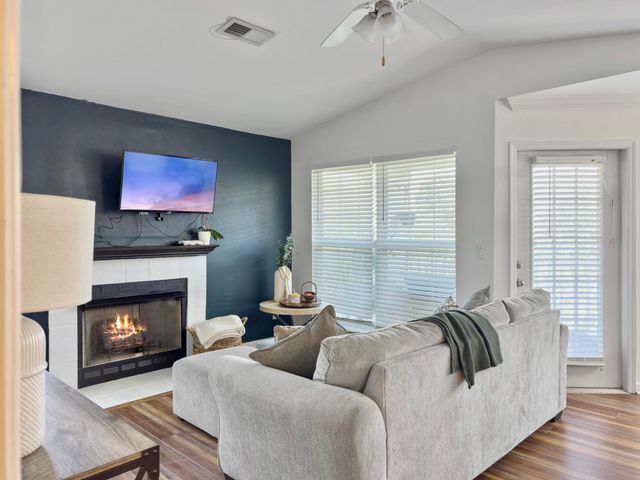 700 Daniel Ellis Drive 11301, Charleston, SC 29412