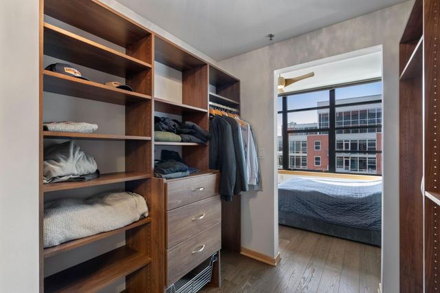 215 10th Avenue S 703, Minneapolis, MN 55415