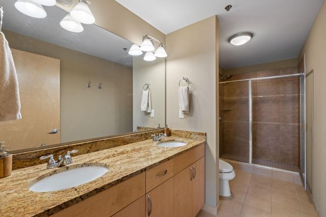 215 10th Avenue S 703, Minneapolis, MN 55415