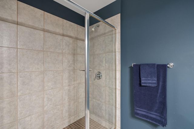 215 10th Avenue S 703, Minneapolis, MN 55415