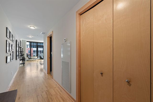 215 10th Avenue S 703, Minneapolis, MN 55415