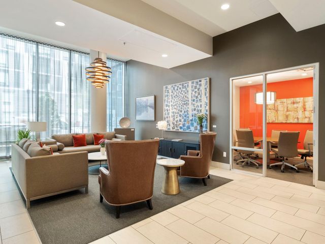 215 10th Avenue S 703, Minneapolis, MN 55415