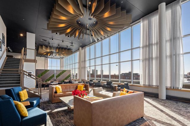 215 10th Avenue S 703, Minneapolis, MN 55415