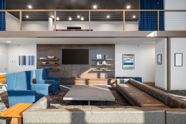 215 10th Avenue S 703, Minneapolis, MN 55415