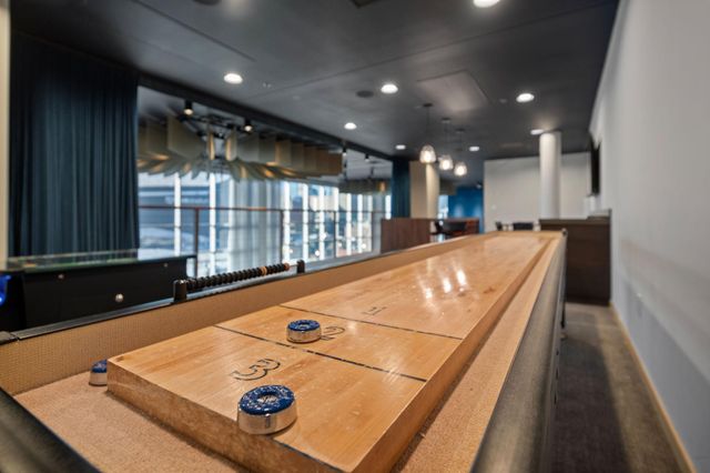 215 10th Avenue S 703, Minneapolis, MN 55415