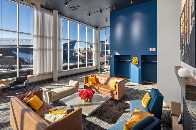 215 10th Avenue S 703, Minneapolis, MN 55415