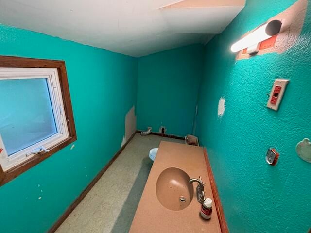 2136 N Washington Avenue, Springfield, MO 65803