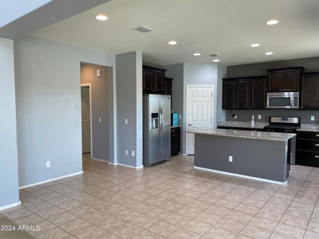 17560 W LILAC Street, Goodyear, AZ 85338