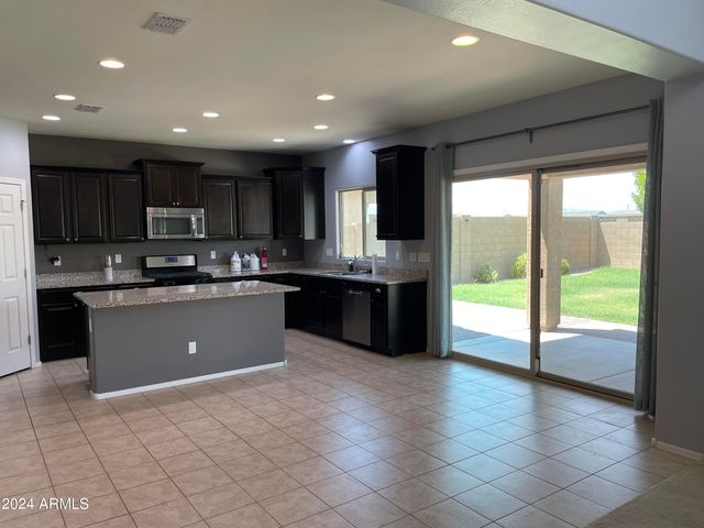 17560 W LILAC Street, Goodyear, AZ 85338