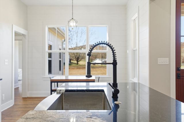 84 Tonys Ln, Mcminnville, TN 37110