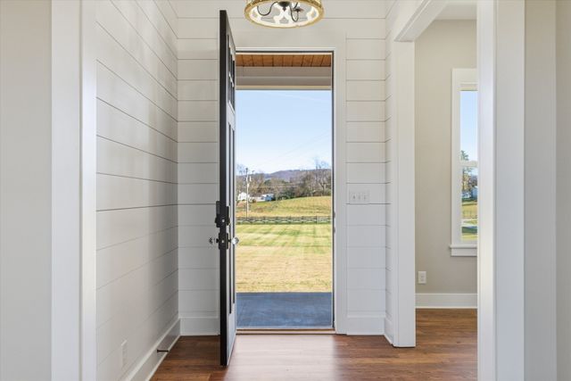 84 Tonys Ln, Mcminnville, TN 37110