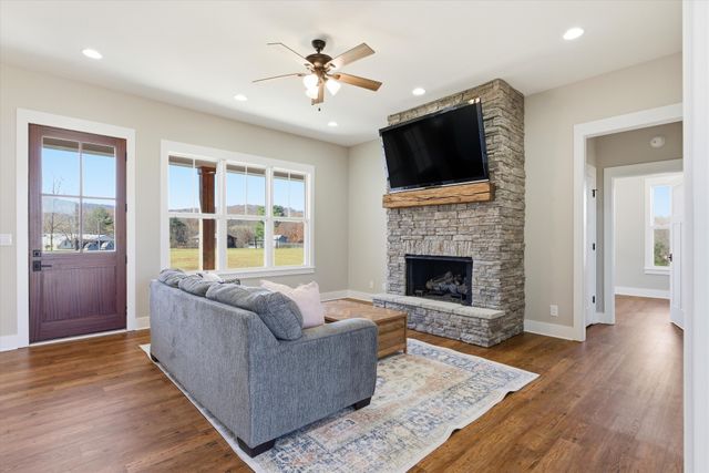 84 Tonys Ln, Mcminnville, TN 37110