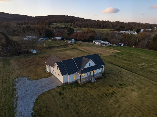 84 Tonys Ln, Mcminnville, TN 37110