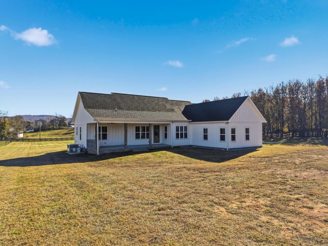 84 Tonys Ln, Mcminnville, TN 37110