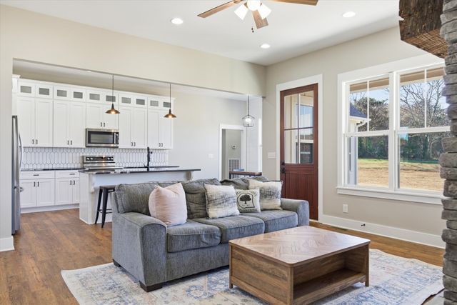 84 Tonys Ln, Mcminnville, TN 37110